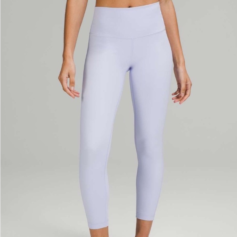 Lululemon Wunder Under High-Rise Tight 25"
Pastel Blue